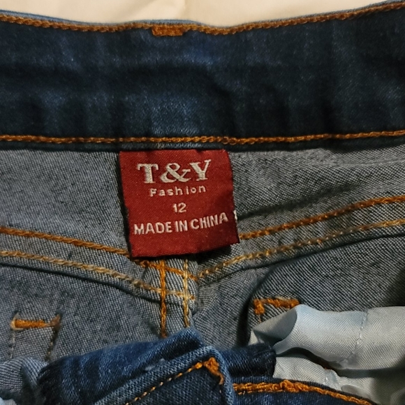 T&Y Jeans - Picture 3 of 4